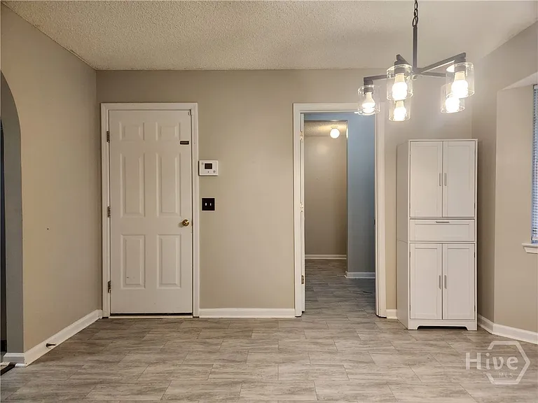 1010 Barley Dr — Photo 7