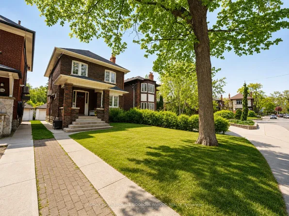 112 Clendenan Ave, Toronto, ON M6P 2W8