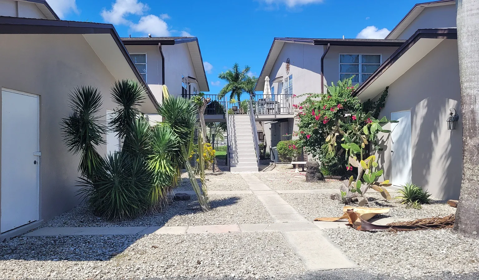 180 Cypress Way E — Photo 1