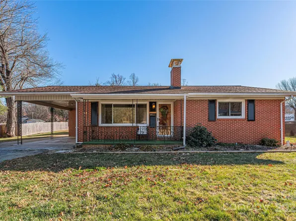 145 Killian St, Waynesville, NC 28786