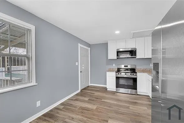 203 N Plymouth Rd NW — Photo 24