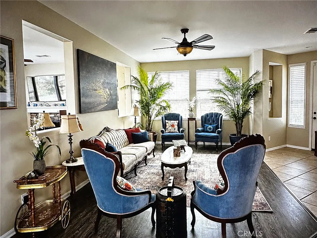 5 bed, 3371 sqft, $3,995 — Photo 4