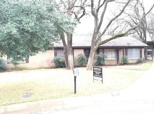 413 Hill Ct, Hurst, TX 76053