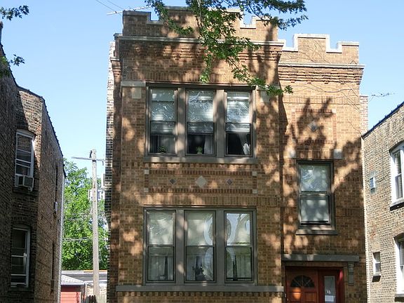 3rd image of 4438 S Sawyer Ave