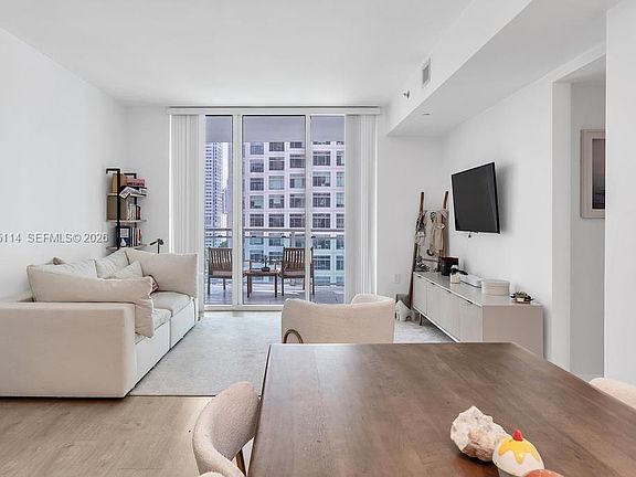 4th image of 951 Brickell Ave APT 1100