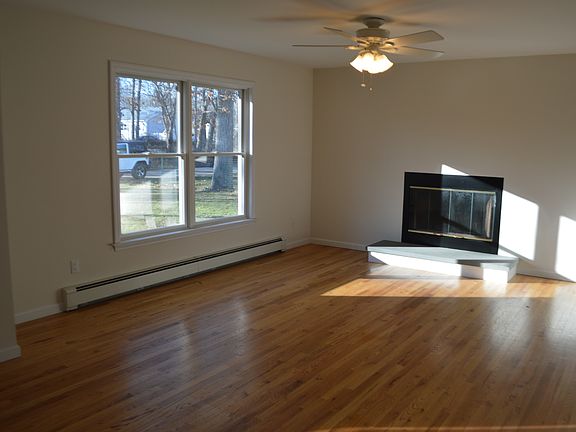 4th image of 15 Sherman Ave