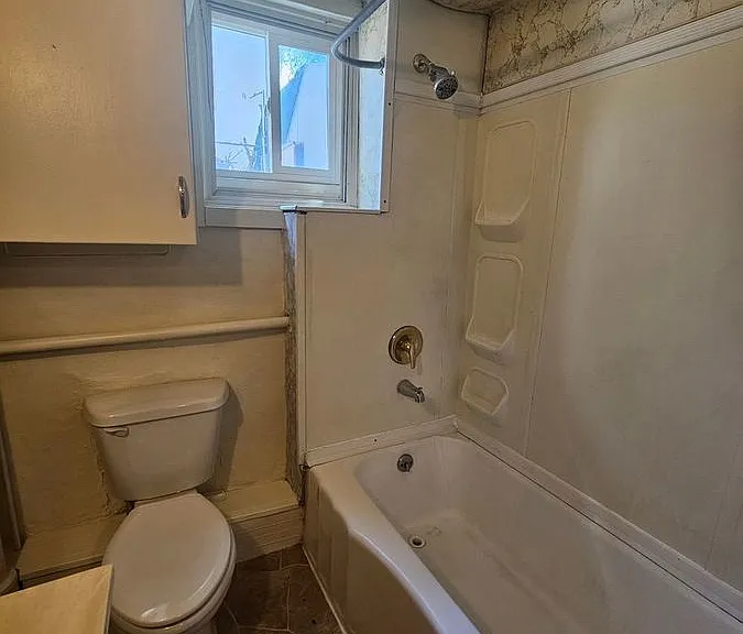 414 E Philadelphia St #B — Photo 15