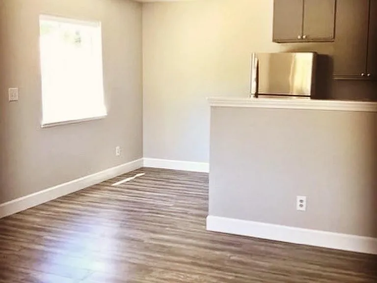 715 Wheeler Ave #C — Photo 2