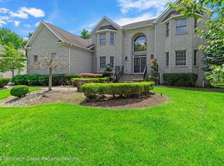 8 Yosemite Ct, Old Bridge, NJ 08857