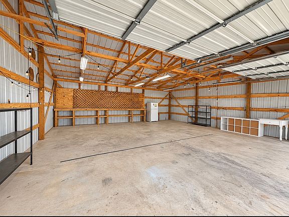 4th image of 10549 W Perry Rd
