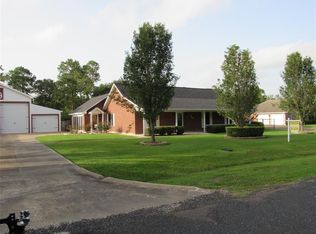 640 Meadowlark Ln, Winnie, TX 77665