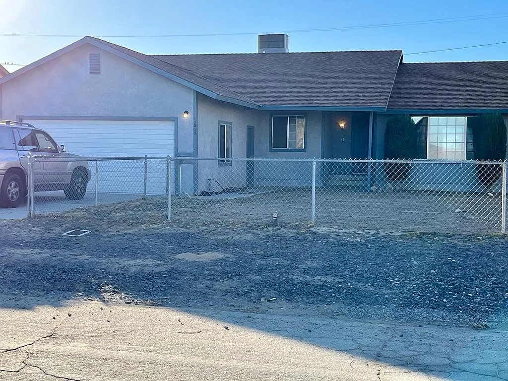 3 bed, 1350 sqft, $1,500 — Photo 2