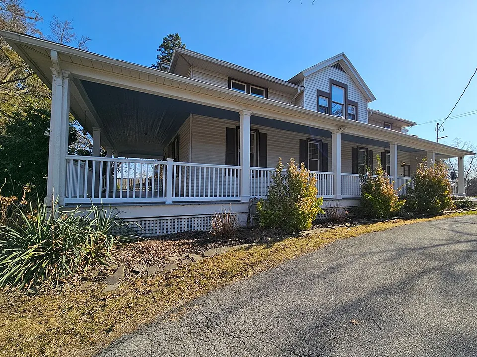 565 Trinity Rd
