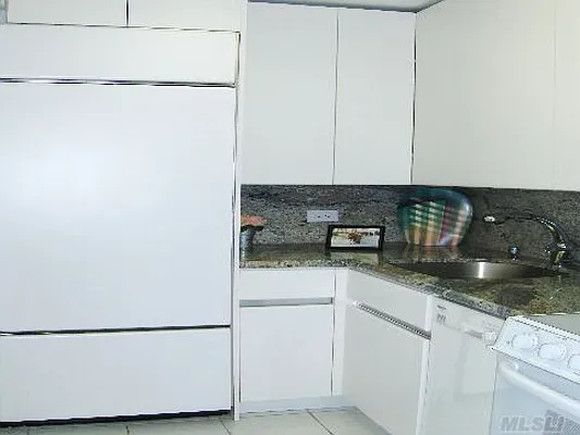 Sold by Century 21 Benjamin Realty | media 57