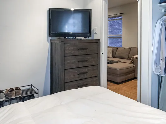 Rented by Kahen Properties | media 30