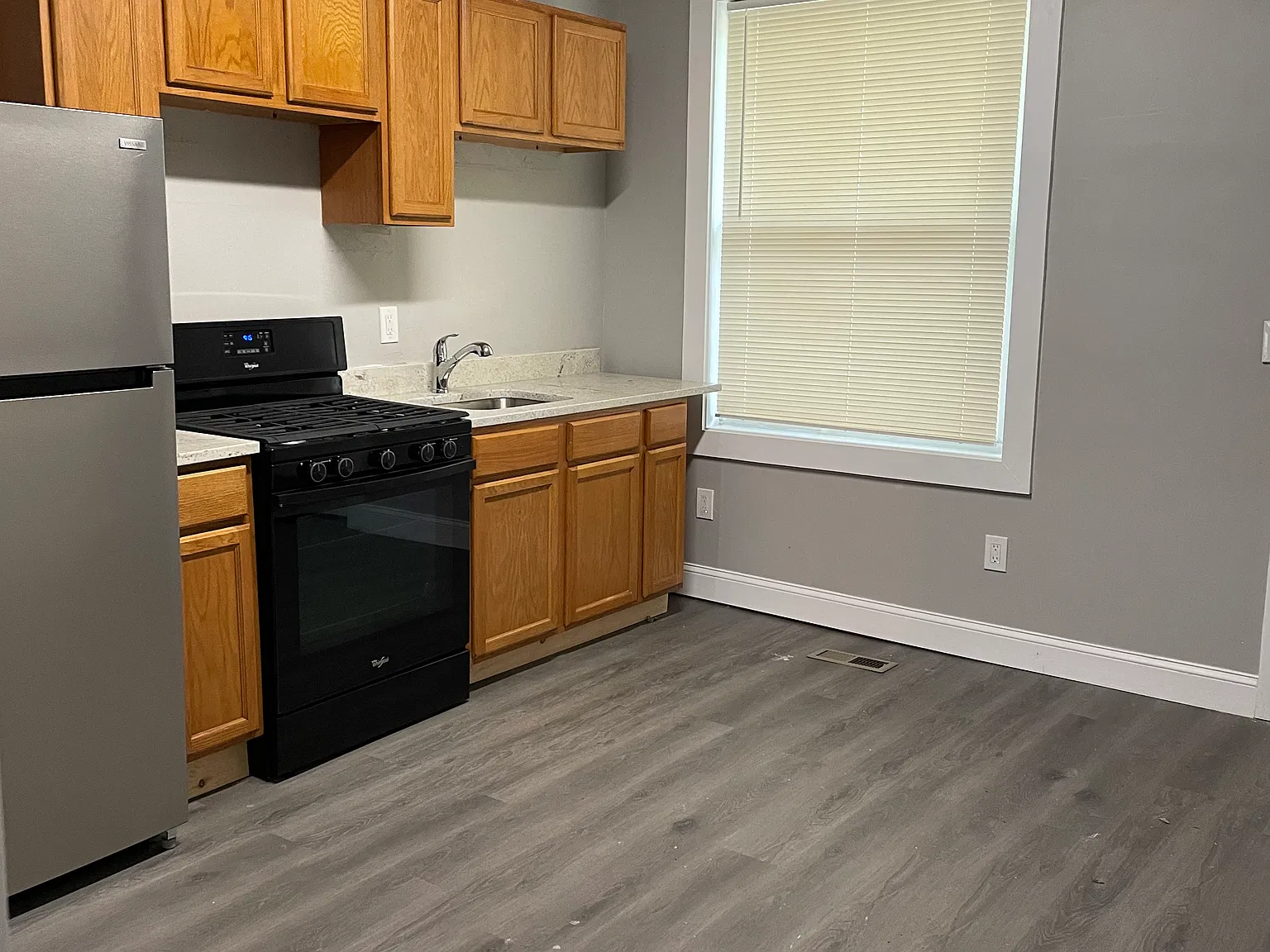 3 bed, $1,650 — Photo 4