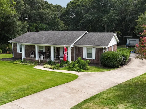 154 New Prospect Rd, Hartwell, GA 30643