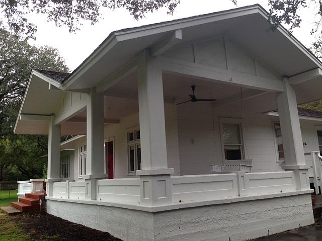Gorgeous, Huge Front Porch