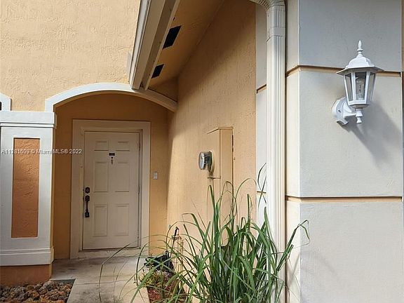 2nd image of 6407 Catalina Ln