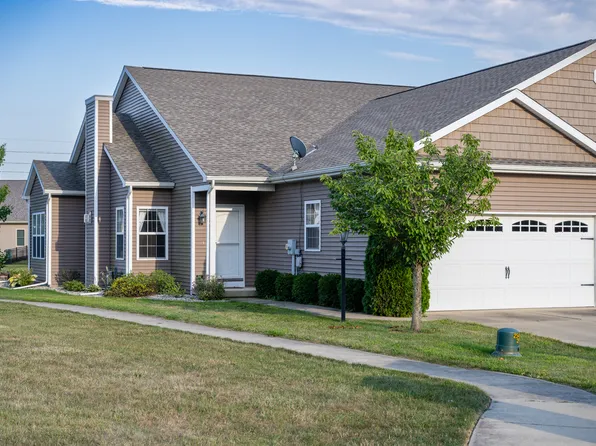 3047 E Stillwater Lndg, Urbana, IL 61802