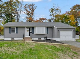 9 Craydon St, Morris Plains, NJ 07950