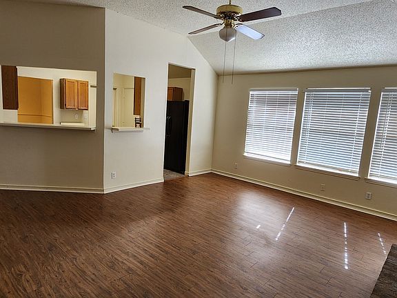 3rd image of 2204 Turf Club Dr