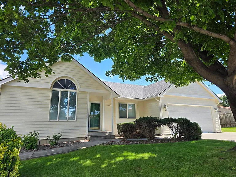4423 S Sharron Ct — Photo 2