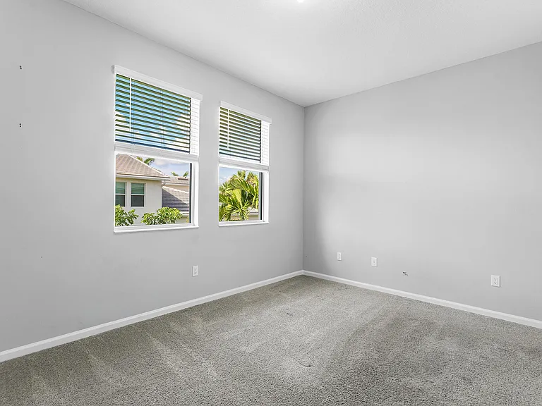 16474 Helix Ct — Photo 24