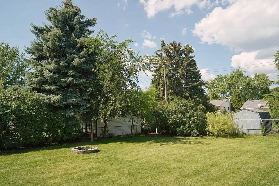 4 bed, 2217 sqft, $2,850 — Photo 4