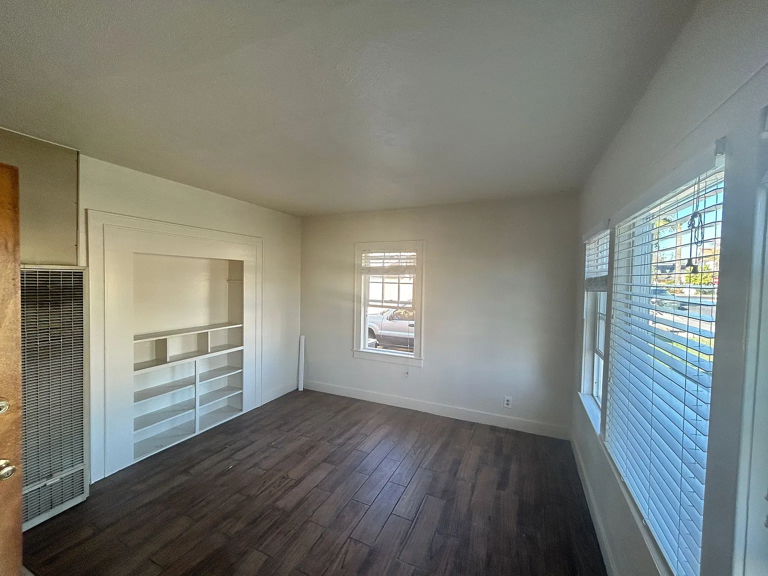 117 W. Bush Street — Photo 2