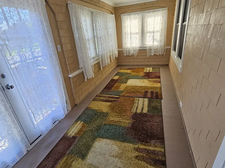 509 Hawthorne Rd — Photo 33