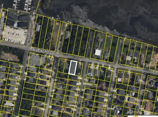 5605 E Yacht Dr NE, Oak Island, NC 28465