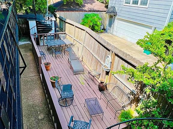 2nd image of 2408 Elmen St APT 6