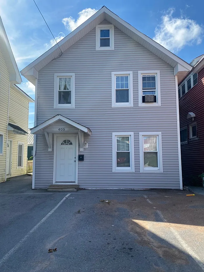 2 bed, 1.0 bath, 1000 sqft, $950 — Photo 1