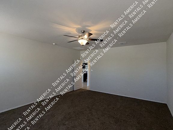 4th image of 1038 W Castle Ct