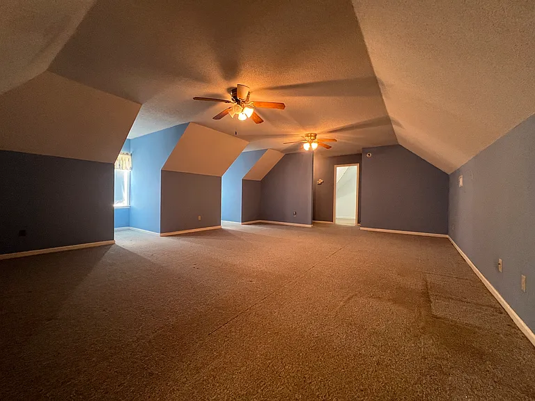 5652 Lakeview Rd — Photo 37