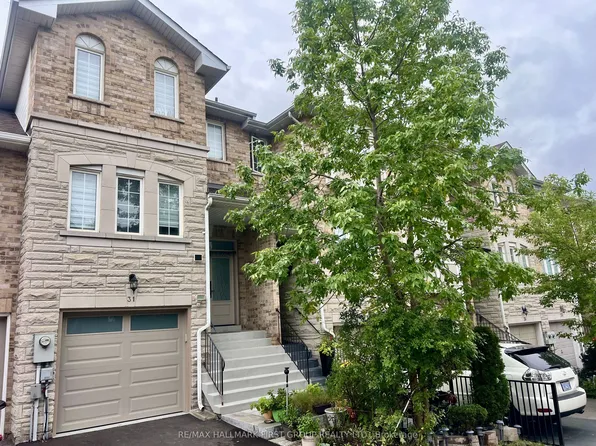 31 Shining Star Cres, Toronto, ON M6M 5L6