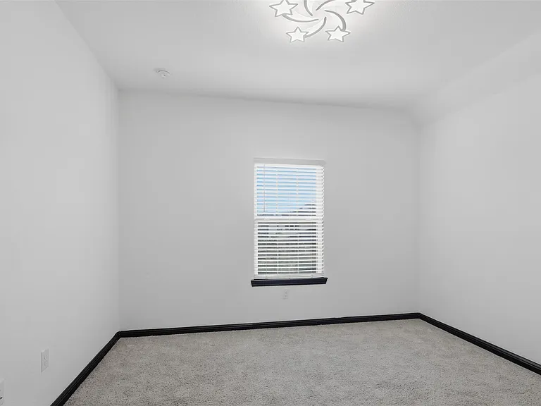 27947 Hendrix Park Dr — Photo 24