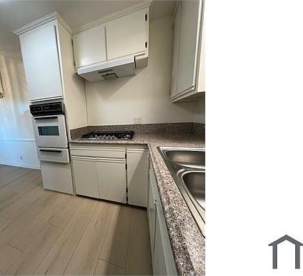 3rd image of 15045 Burbank Blvd APT 6