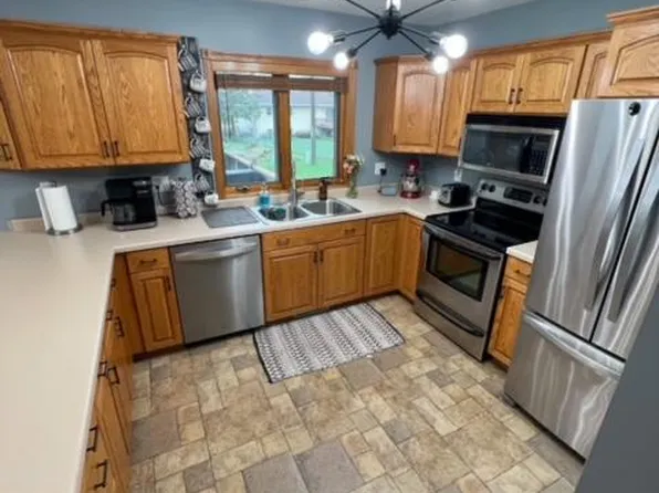 500 5th St, West Concord, MN 55985