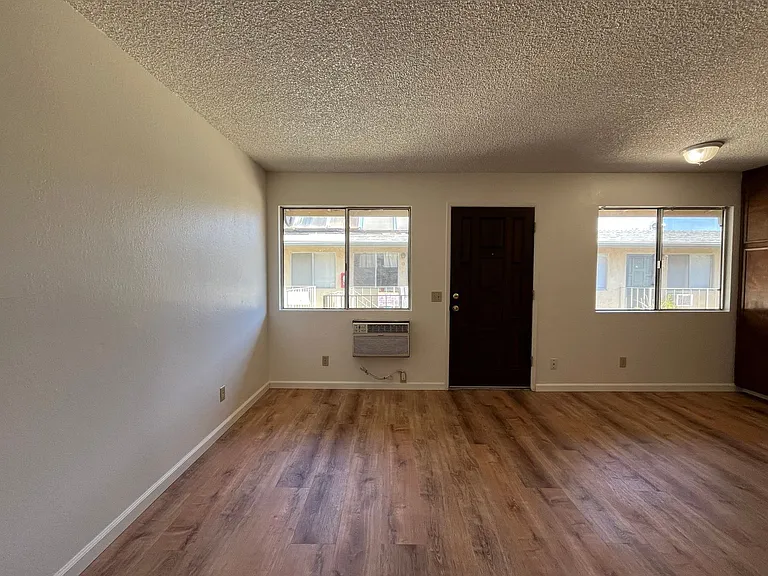 3041 Spring St — Photo 4