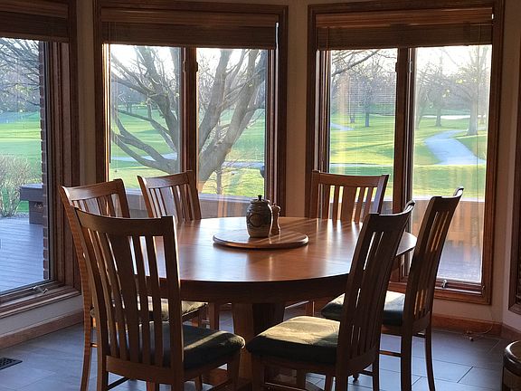 Kitchen golf course view