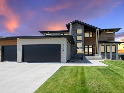 2009 S Firestone Ln, Sioux Falls, SD, 57110