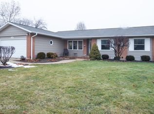 240 Parkchester Rd, Elk Grove Village, IL 60007