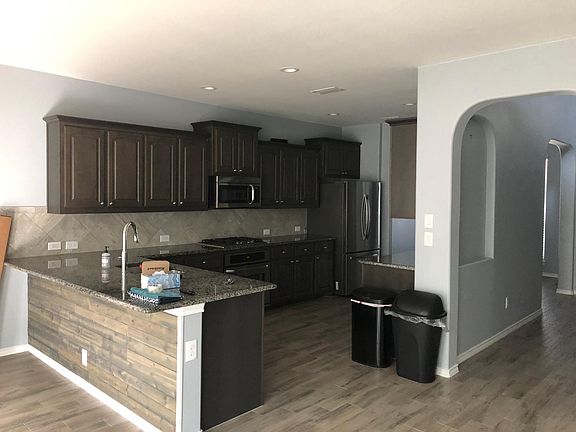 4th image of 1813 Lark Ln