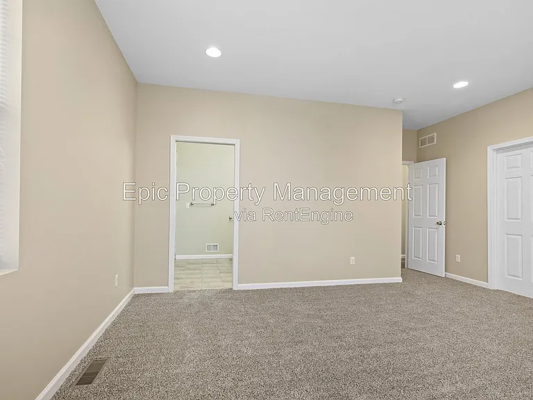 438 Elm St — Photo 12