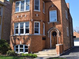 1628 Gunderson Ave, Berwyn, IL