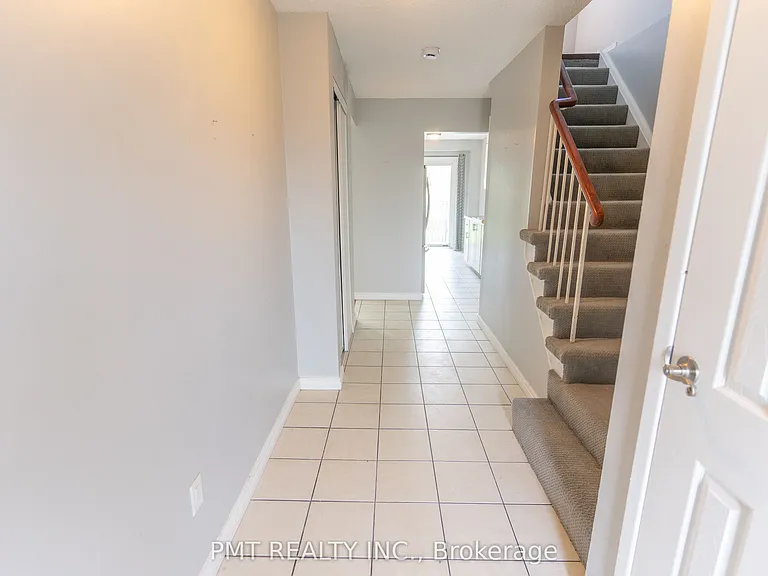 694 Carrying Pl — Photo 2