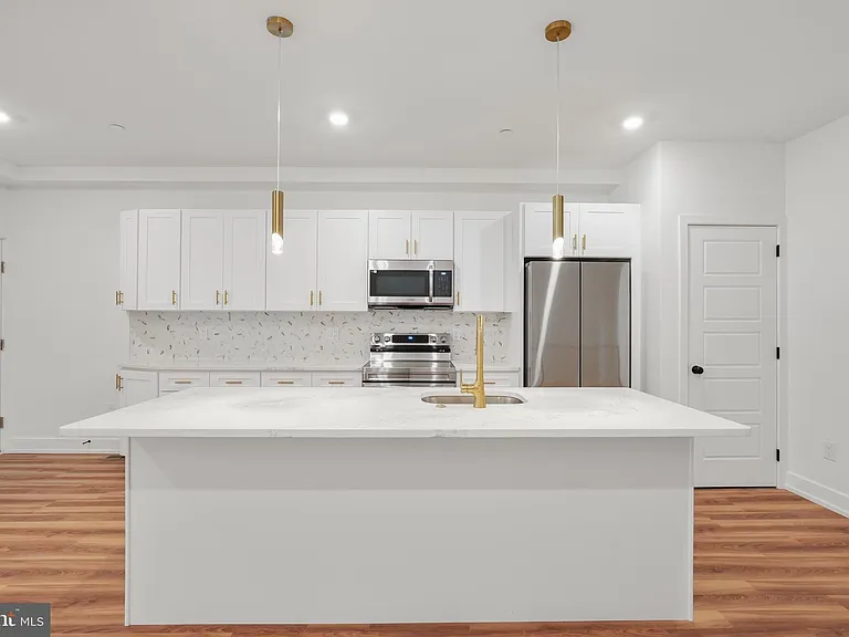 2325 Germantown Ave #1 — Photo 5