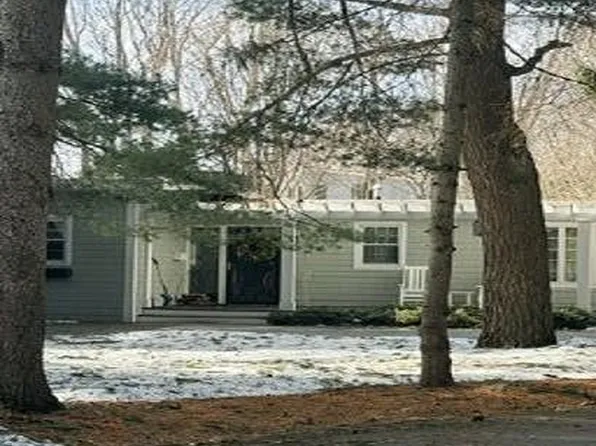 21 Brackenbury Ln, Beverly, MA 01915